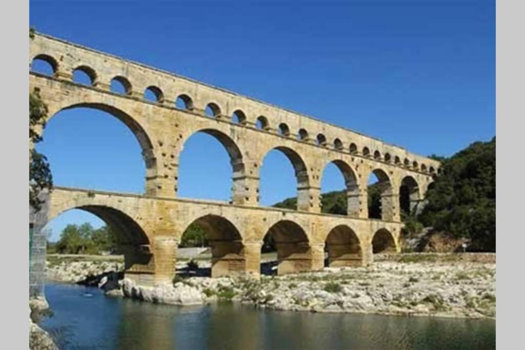 Uzès à pied, Appartement dans cadre d'exception Esterno foto