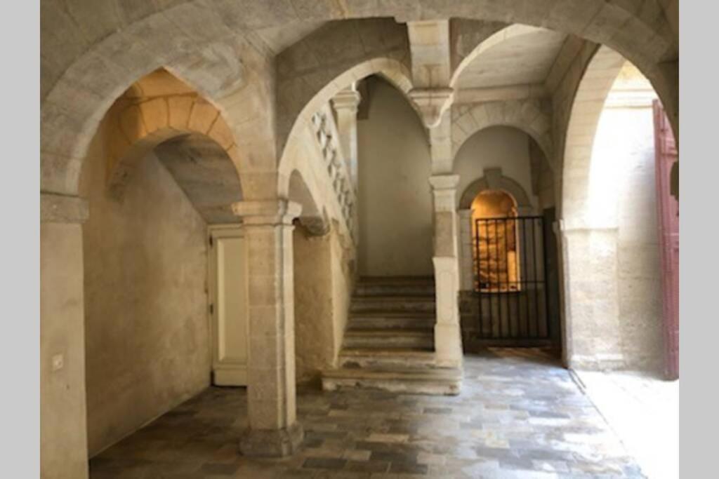 Uzès à pied, Appartement dans cadre d'exception Esterno foto